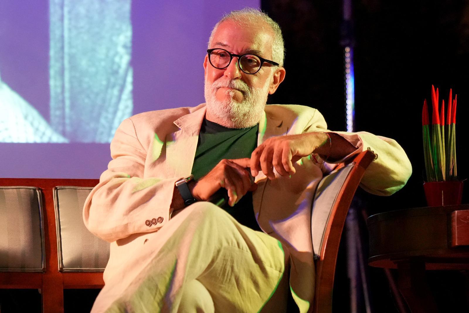 A GIUSEPPE DIPASQUALE, Direttore di MARCHE TEATRO, il PREMIO NAZIONALE FRANCO ENRIQUEZ 2024 categoria TEATRO CLASSICO e ONTEMPORANEO, sezione REGIA e SCENOGRAFIA, per lo spettacolo CIRCE di LUCIANO VIOLANTE con VIOLA GRAZIOSI