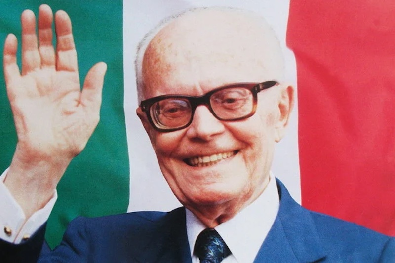 Brusciano Ricordo dell’Emerito Presidente Sandro Pertini. (Antonio Castaldo)