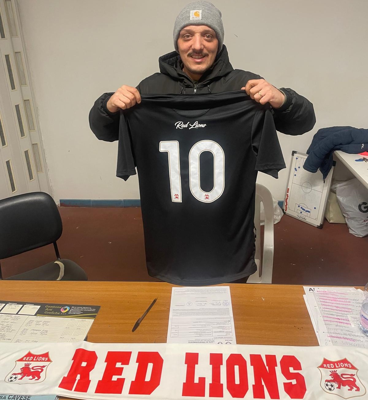 Saverio Cartone indossa la maglia dei Red Lions