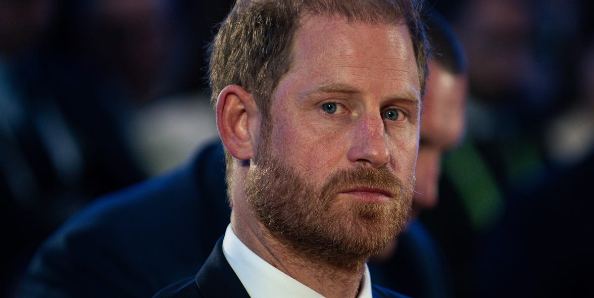 Buckingham Palace ritira l'invito a Harry: perché il principe non dormirà nella residenza reale