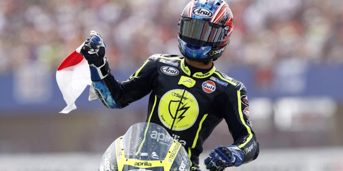 MotoGp, tripletta Aprilia ad Assen: vince Ogura, Bezzecchi cade e perde la vetta