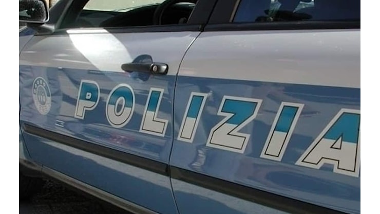 Organizzano caccia all'uomo contro stranieri, denunciati tre giovani: uno è minorenne - Sky TG24