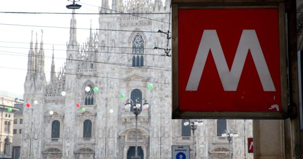 'Cosa guardi? Sono uomo e musulmano', e sfregia ragazza a Milano