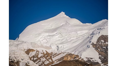 Nepal in ginocchio tra alluvioni e valanghe: almeno 14 morti, 11 dispersi e un campo base distrutto