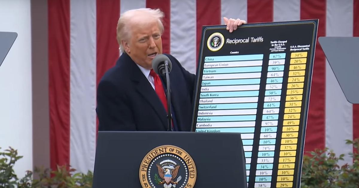 Trump annuncia nuovi dazi del 50% su beni canadesi, tra cui vino e cemento, Carney: Pronti a intensificare il dialogo
