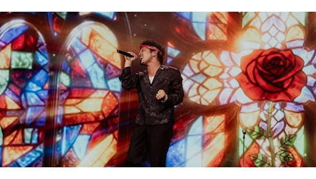 Bruno Mars pensa al pubblico italiano e il primo concetto a San Siro fa subito boom: scaletta, recensione, momenti top