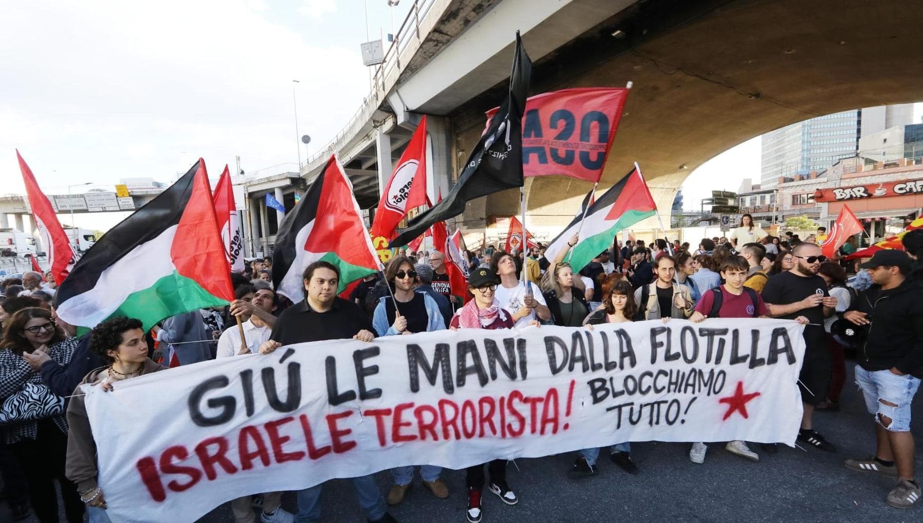 Flotilla, nuova chiamata allo sciopero generale: “Se non liberano Thiago e Saif riblocchiamo tutto”