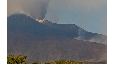 Etna, cenere in atmosfera: aeroporto di Catania chiuso fino a mezzanotte