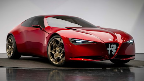 Alfa Romeo Cuorerosso debutta a Parigi: il manifesto da 4,70 metri