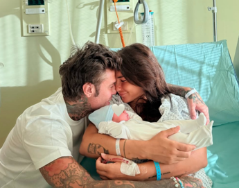 Fedez è di nuovo papà: nato Edoardo Lupo, terzo figlio