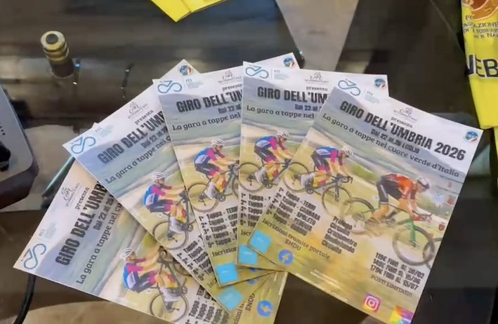 L’Umbria si mette in sella: al via il Giro ciclistico amatoriale tra borghi, cronoscalate e turismo [video]