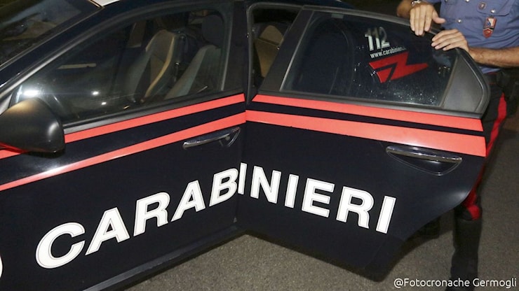 Trovato un uomo senza vita in strada: era a poca distanza dal mezzo di servizio - 055 Firenze