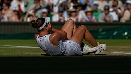 Linda Nosková conquista Wimbledon, primo Slam dopo la finale con Muchová