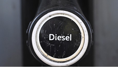 Benzina sotto 2 euro, Urso: «Price cap oltre metà della rete»