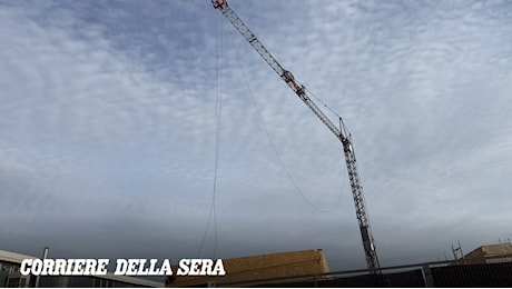 Faenza, operaio muore schiacciato dal carico di una gru in cantiere