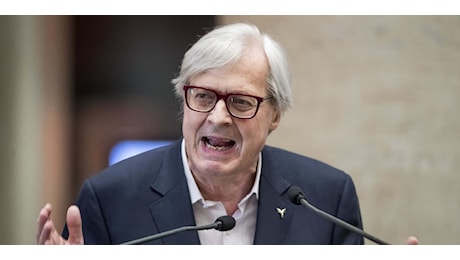 Vittorio Sgarbi ricoverato in terapia intensiva al Gemelli, la figlia Evelina: «Sofferenza estrema»