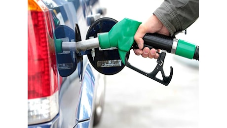 Carburanti, il Prefetto di Matera convoca il Comitato per l'ordine pubblico mentre la crisi rientra in Calabria