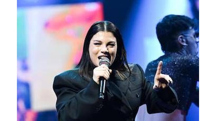 Emma Marrone e il tumore: In sala operatoria sei tu contro il mondo - OglioPoNews