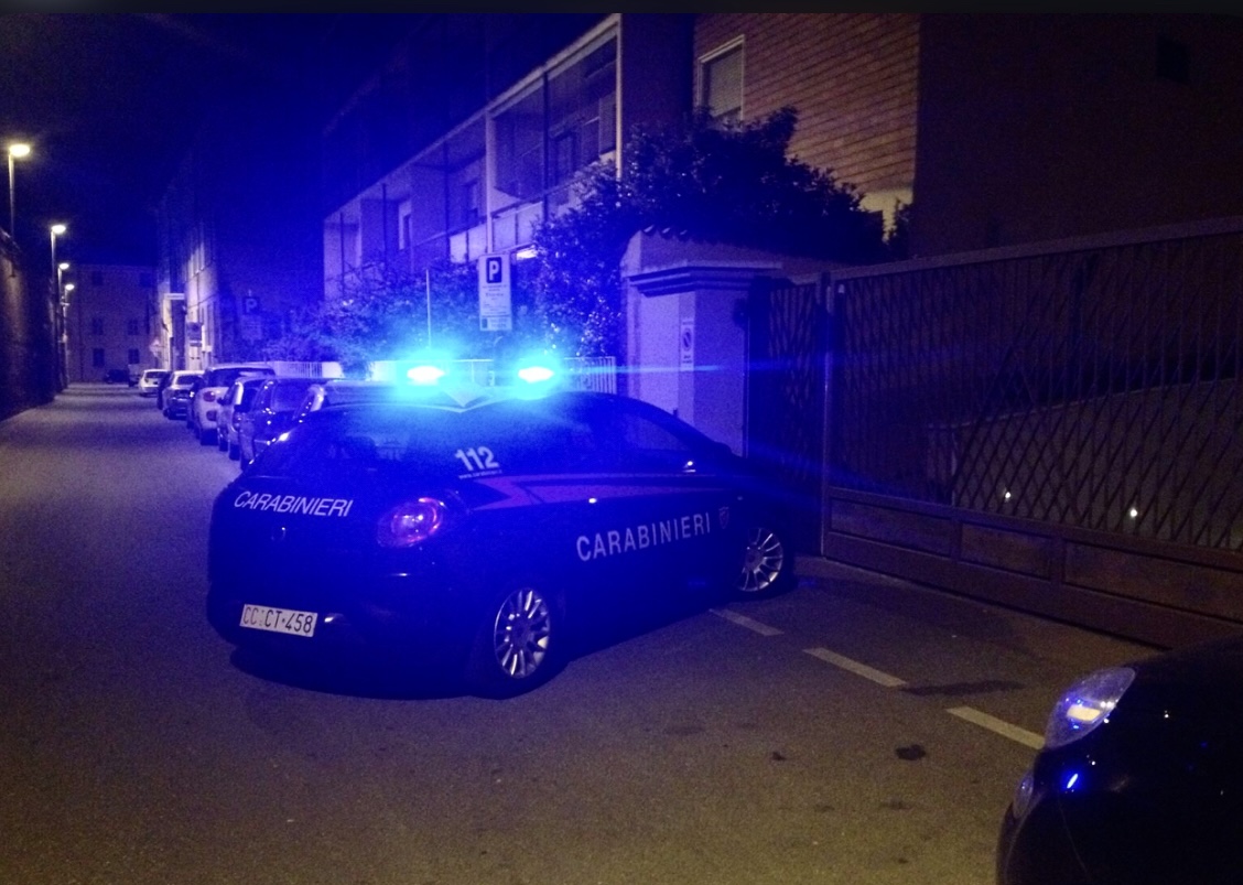 COLTELLATE A CENA / MARTEDÌ COMPIRÀ 22 ANNI MA LOTTA TRA LA VITA E LA MORTE IL RAGAZZO FERITO DALLA ZIA