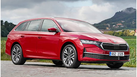 Škoda Octavia full hybrid, ordini da ottobre: due potenze e niente spina