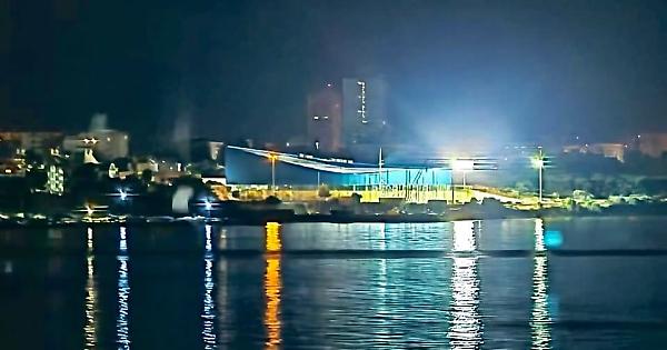 Taranto accende la luce sul futuro e si specchia nelle sue acque