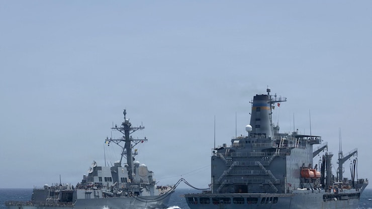 Project Freedom, il flop di Trump: partite solo sei navi su 1600 bloccate a Hormuz. Tre attaccate - la Repubblica