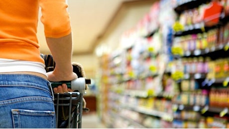 Stop alla shrinkflation, da ieri in vigore le nuove regole sui prodotti “rimpiccioliti”