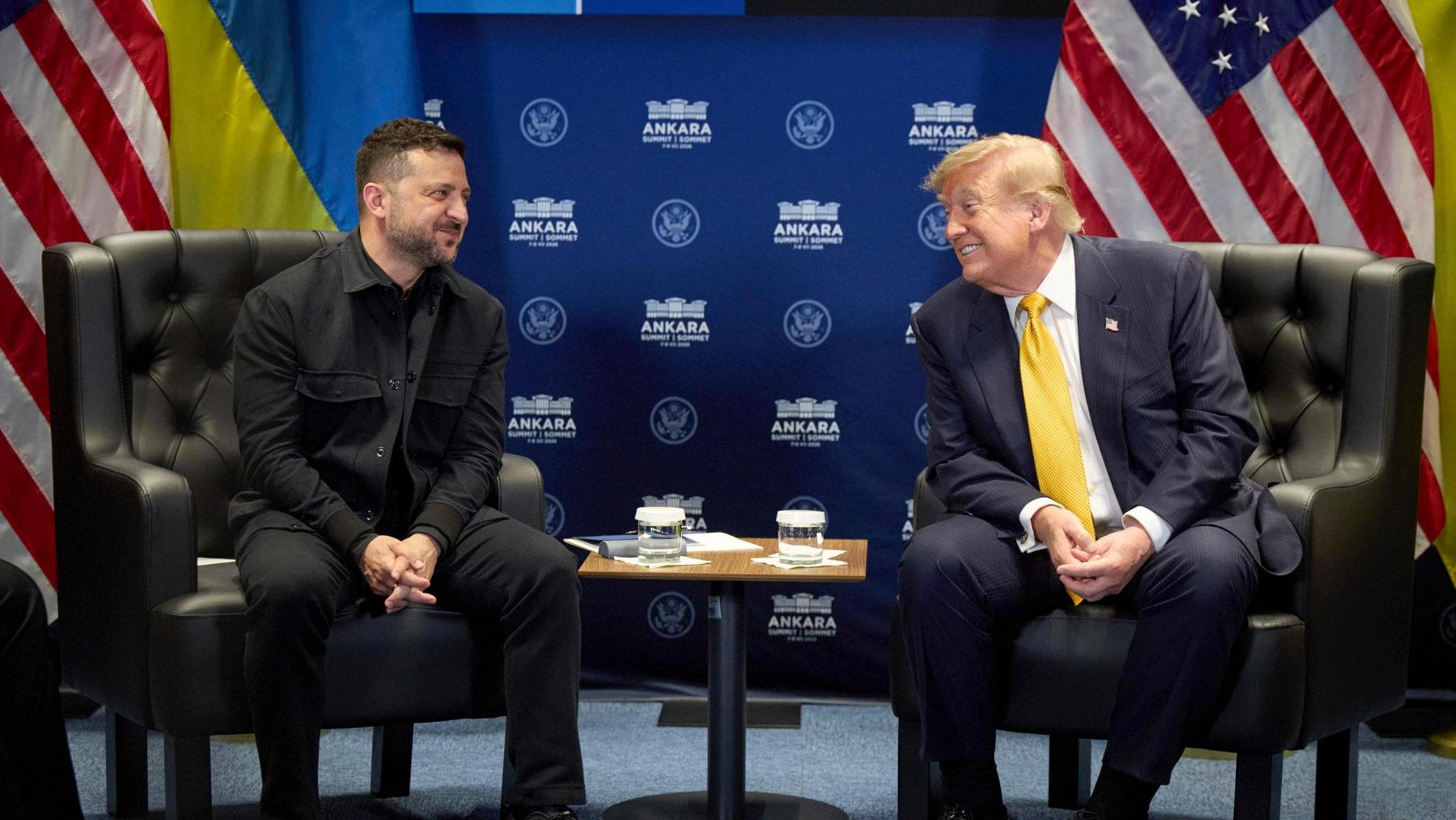 Trump ricuce con l’Europa: “Non abbandono la Nato”. Poi concede i Patriot a Kiev