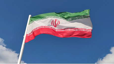 Teheran risponde alle minacce di Trump: Se si concretizzeranno a Hormuz non passerà una goccia di petrolio