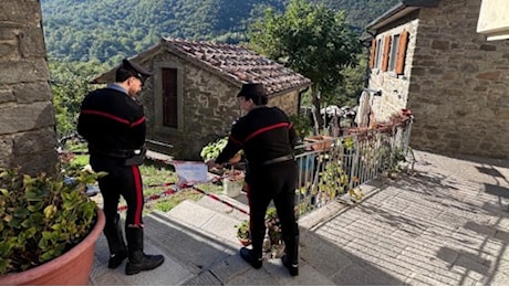 Morì dissanguato dopo una coltellata alla gamba, arrestata la moglie nel Casentino