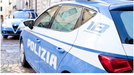 Padova, violenza sessuale su un 13enne nel bagno del bar dei genitori: arrestato 40enne