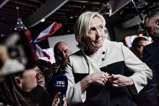 Francia, Le Pen: mi candido alle presidenziali