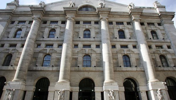Mercati europei deboli, impennata del petrolio riaccende i timori sull'inflazione