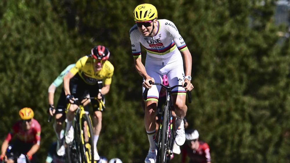 Il Tour entra in Francia nel segno di Tadej Pogacar