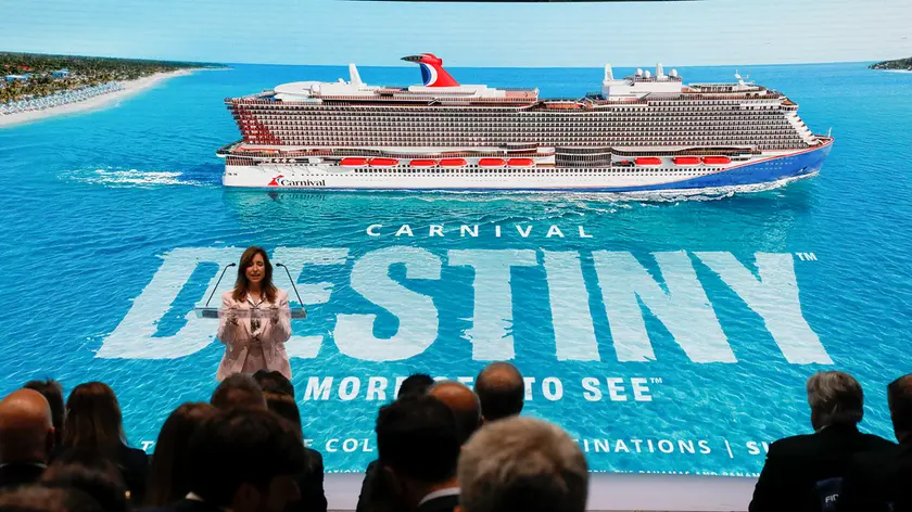 A Monfalcone il taglio della prima lamiera di Destiny sancisce i 30 anni di collaborazione tra Fincantieri e Carnival