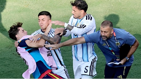 La Fifa indaga sulla rissa in finale: Paredes e Molina rischiano lo stop, e l'Argentina può pagare come Nazionale