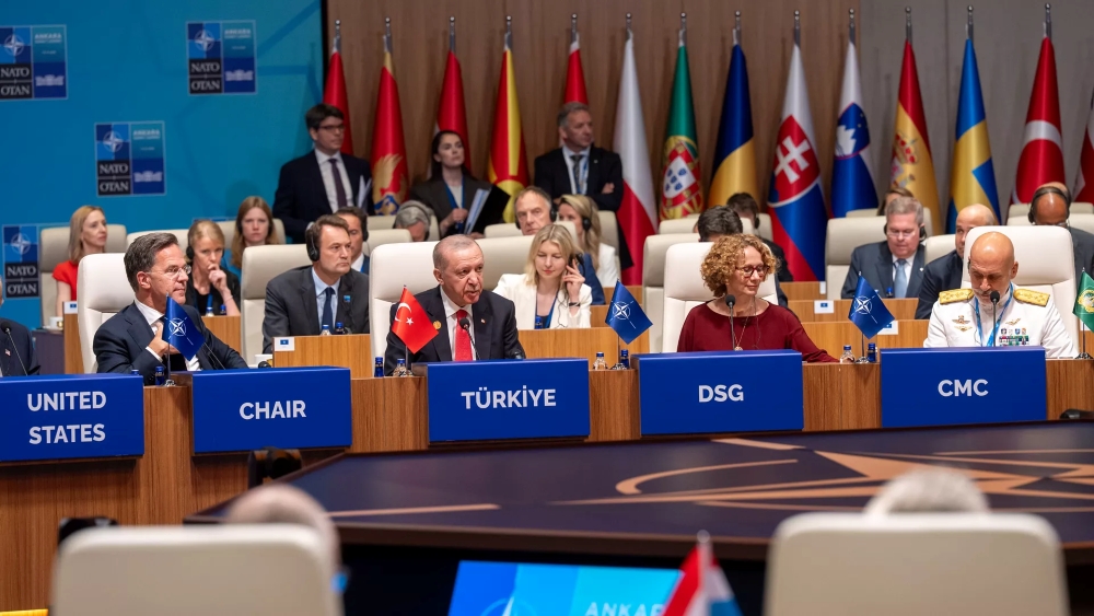 La NATO vuole apparire viva e vegeta, e aspira al ruolo di architetto del mercato della difesa