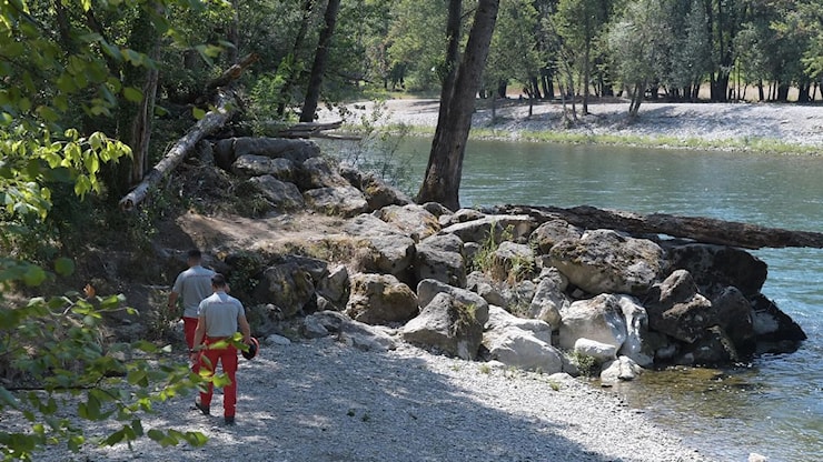 Doppia tragedia nel fiume Adda: uomo si getta per salvare il nipotino, morti entrambi - Tgcom24