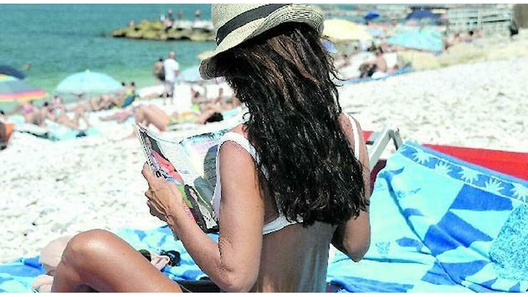 Abbronzatura estrema (e senza protezioni), crescono i casi di melanoma. Come proteggersi, la guida per evitare rischi - Il Messaggero
