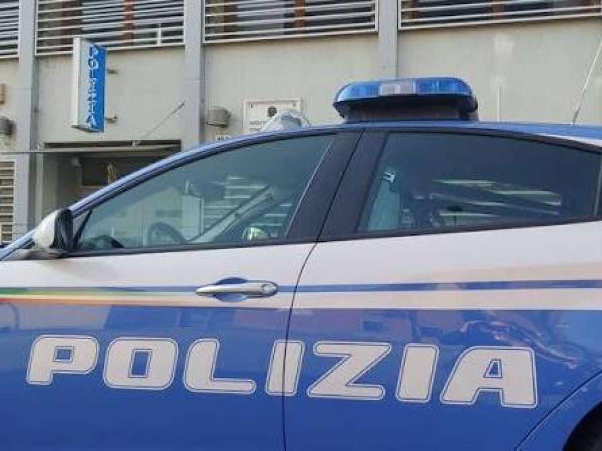 Reggio Emilia: pizzaiolo ucciso a coltellate da un cliente. Non voleva pagare la pizza. Caccia al killer