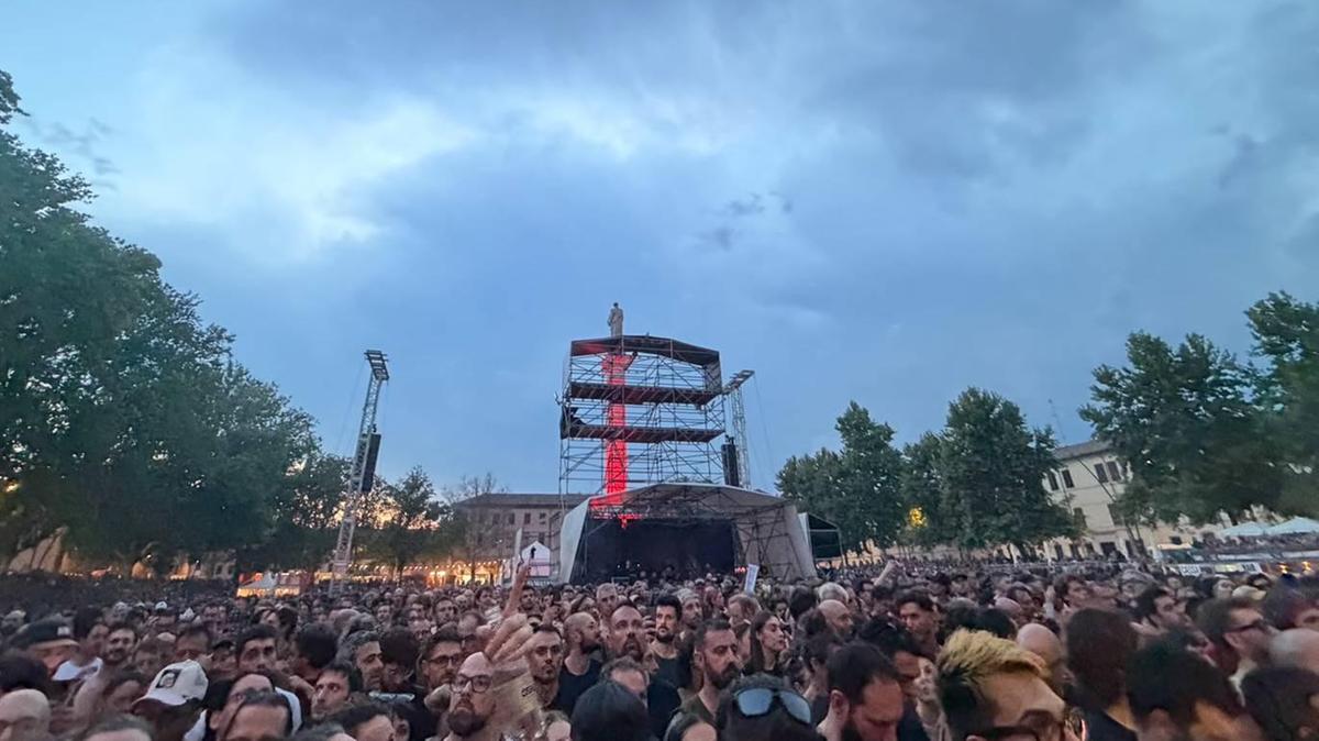 Tar e gruppi di preghiera. Ma Manson non si ferma: Sono tornato per restare
