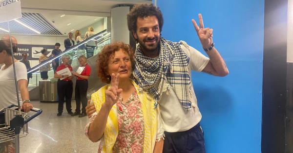 Flotilla, le prime parole di Domenico Centrone e Dina Alberizia dopo lo sbarco a Fiumicino: «Il più bel regalo che potessimo ricevere»