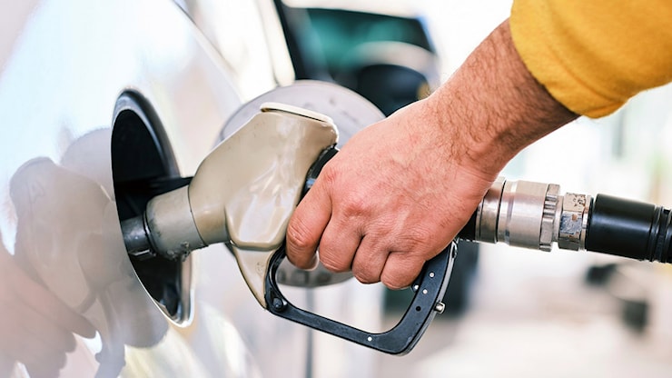 Le case auto sono sicure: l'UE sposterà il divieto di benzina e diesel al 2040 - Greenmove