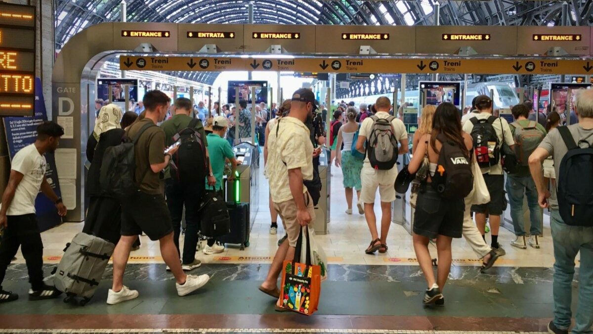Treni, l'Italia è divisa in due: iniziati i lavori di sostituzione di un ponte a Firenze