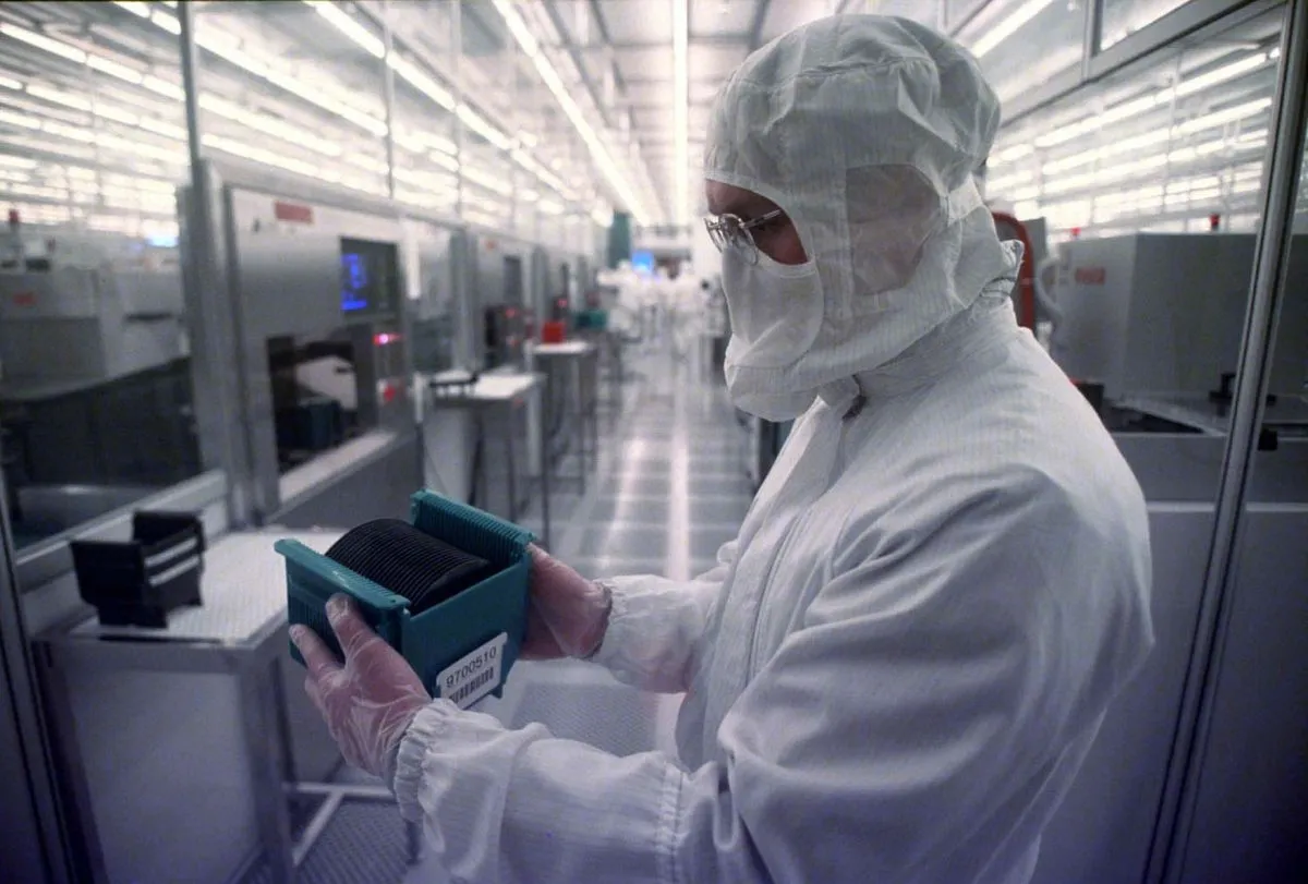 StM accelera con l’AI: ricavi attesi in crescita del 16% nel terzo trimestre, alza la guidance