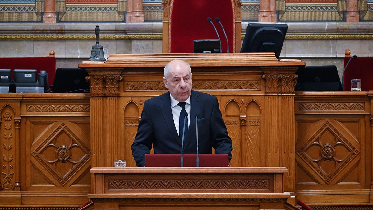 Ungheria, via libera del Parlamento alla destituzione del presidente Sulyok