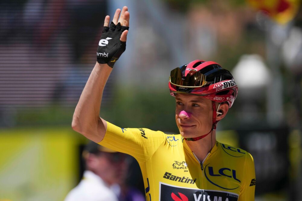 Come sta Jonas Vingegaard? Il referto medico dopo il ritiro al Tour de France: servirà l’operazione