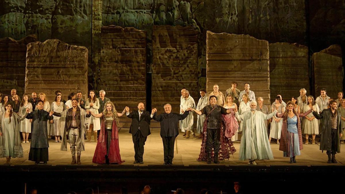 Nabucco allo Sferisterio, il debutto apre il festival tra pietra e memoria: “Ha superato le aspettative”
