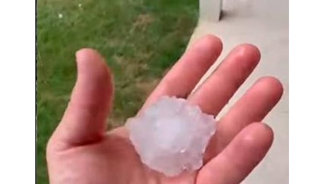 Meteo Romagna, grandine grossa a Milano Marittima