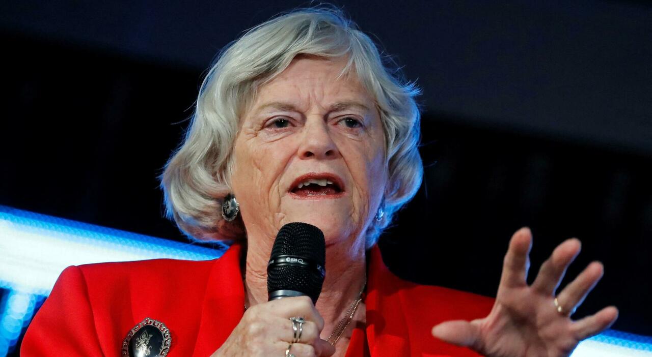 Omicidio Ann Widdecombe, la svolta choc: “Lady Brexit” massacrata con 21 colpi di martello mentre pranzava